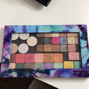 Z palette with Violet Voss shadows, ABH shadows and KVD shadows